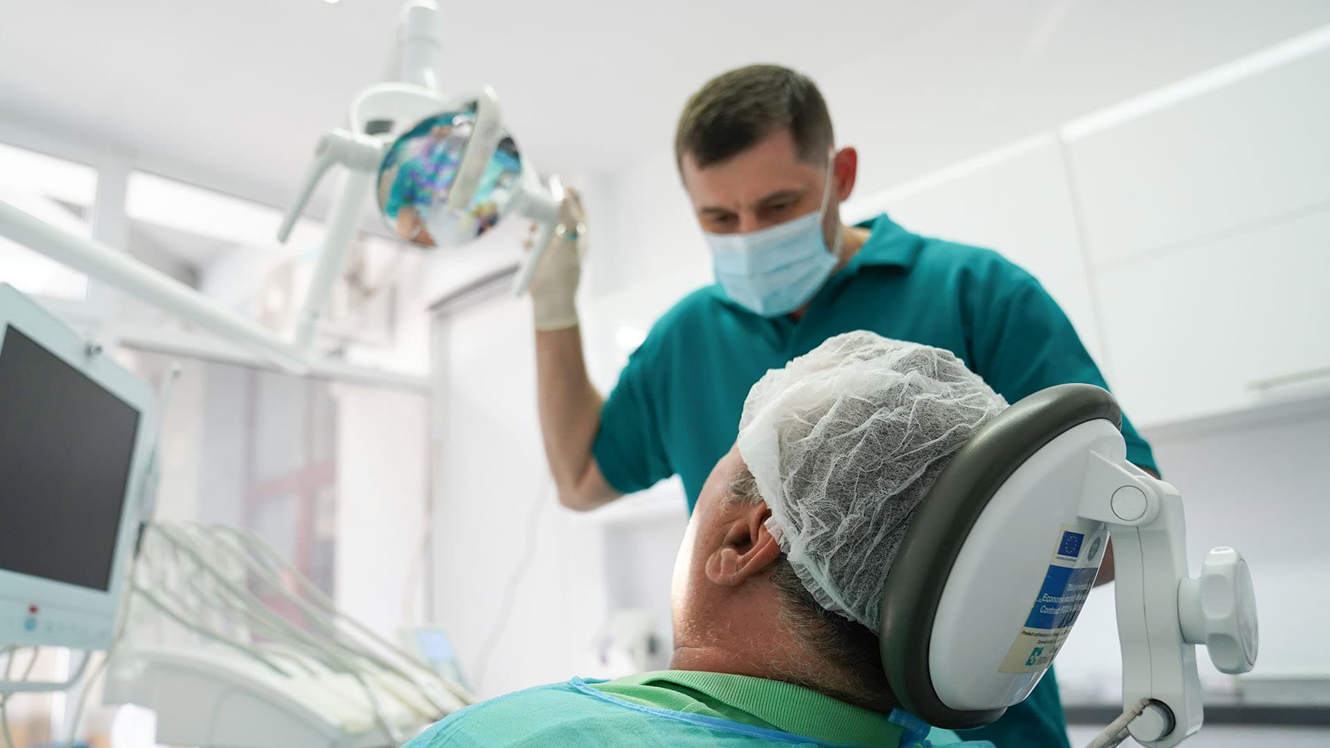 Stomatolog în Constanța: ce alegi pentru sănătatea ta orală 21 Stomatolog în Constanța ce alegi pentru sănătatea ta orală